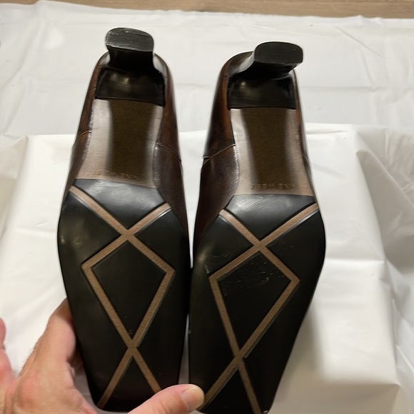 Nine West women’s brown square toed shoe, gently used sz 8.5 beautiful looking - Picture 9 of 11